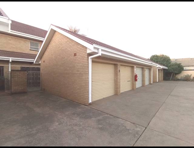 3 BEDROOM SECTIONAL TITLE FOR SALE IN THREE RIVERS PROPER